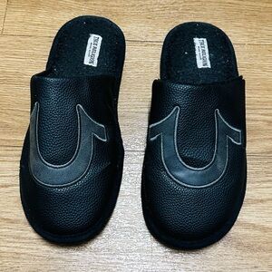 TRUE RELIGION Men’s Black Slippers